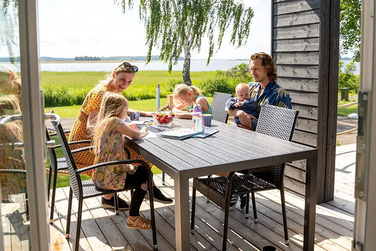 de hvide svaner - hytte solceller